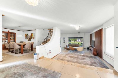 Außergewöhnliche Architektur trifft modernen Wohnkomfort mit großzügiger Terrasse in Wachtberg