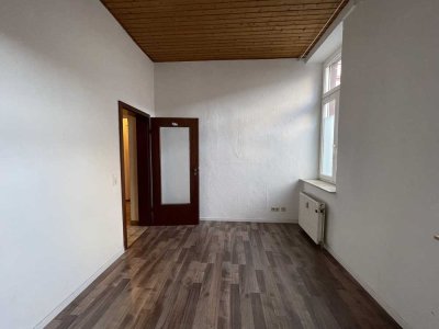2-ZKB-Wohnung mit Einbauküche im Erdgeschoss zu vermieten
