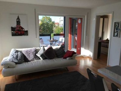 Schöne 2-Zimmer-Wohnung mit Balkon, hochwertiger Ausstattung und Tiefgaragenstellplatz - möbliert