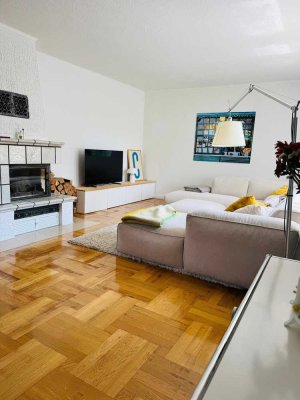 Wohnung - Haus im Haus" ca. 260 qm Wohn-u. Nutzfläche - 1000 qm Grundstück zur Alleinnutzung