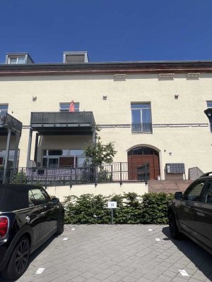 Wunderschöne 2 Zimmer - Wohnung  mit ganz besonderem Flair in Karls Quartier mitten im Zentrum!