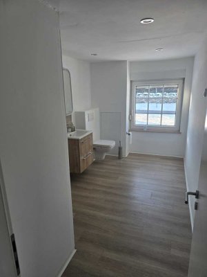 3 Zimmer Erdgeschosswohnung in Nossentiner Hütte mit Garten