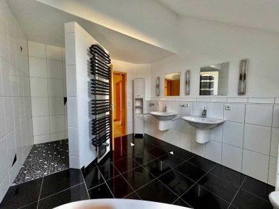 Großzügige 6-Zimmer-Wohnung mit Balkon in Weil im Schönbuch