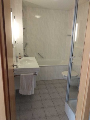 Moderne 2,5-Zimmer-Wohnung mit geh. Innenausstattung mit Balkon und EBK in Vaihingen an der Enz