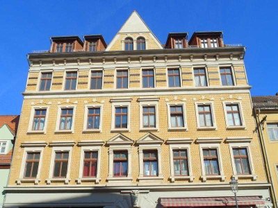 Frisch renovierte Singlewohnung mit neuem Laminat "Dielenoptik", großer Küche & Nutzung Dachterrasse