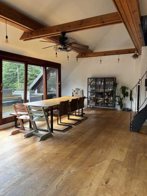 Helle 5-Zimmer Maisonette Wohnung mit Südbalkon in Rissen
