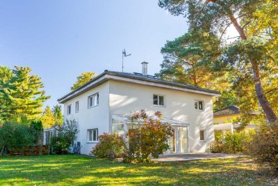 Modernes Einfamilienhaus mit Einliegerwohnung mit großem Garten in ruhiger Lage von Stahnsdorf