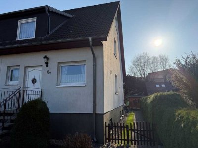Doppelhaushälfte mit großzügiger Raumaufteilung
