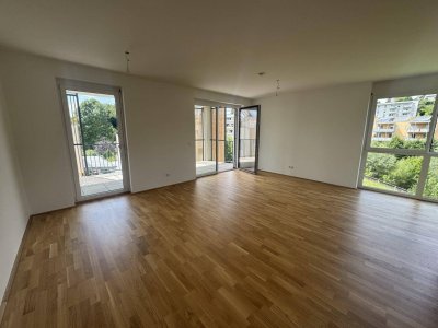 Helle 4-Zimmer-Wohnung mit sehr großer überdachter Terrasse