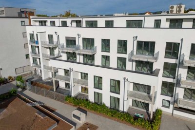 mio: zentrale 2-Zimmer Wohnung mit EBK und Balkon! DH C08