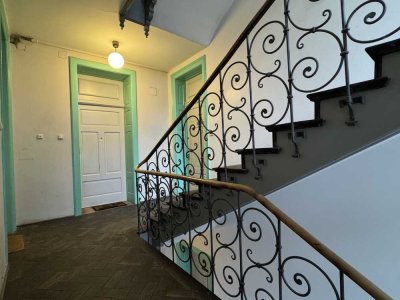 Von privat: Charmanter Altbau trifft auf Lebensqualität - bezugsfreie 2-Zimmer-Wohnung