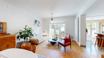 Stilvoll saniertes Haus mit Charakter am Niddapark