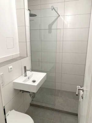 Vollsanierte 2 Zimmerwohnung auf dem 1.OG - ohne Makler