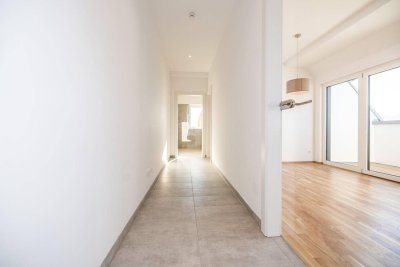 SMART-HOME I MODERNES PENTHOUSE I KLIMA I TERRASSE I DESIGN-KÜCHE I MODERNES BAD MIT BODENEBENE DUSCHE &amp; FENSTER I