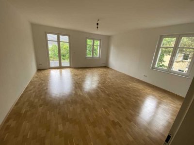 Geschmackvolle, gepflegte 2-Zimmer-Wohnung mitTerrasse und Einbauküche in Kleinmachnow