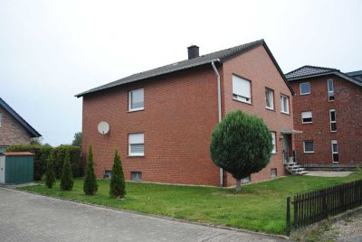 2-FH mit Mietsteigerungsmöglichkeiten und 2 Garagen