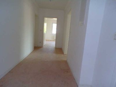 Freundliche und modernisierte 2,5-Zimmer-Dachgeschosswohnung in Duisburg