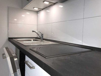 Frei ab 01.07. * 2 Zimmer + EBK + Terrasse und mehr !!!