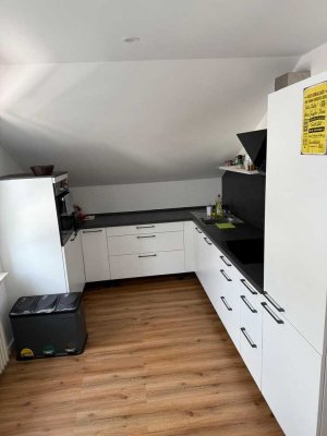 Stilvolle 3-Raum-Dachgeschosswohnung in einem Zweifamilienhaus in Braunschweig - Broitzem