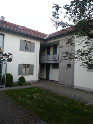 Pliening, gepflegtes, 1-Zi. Appartment mit sonnigem Wintergraten und Terrasse
