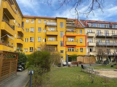 Sonnige 3 Zimmerwohnung mit Balkon, denkmalgeschützt und vermietet, in Karlshorst zu Verkaufen!