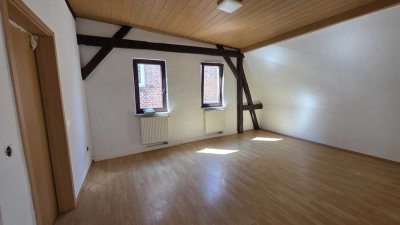 Dachgeschosswohnung für 4er WG!