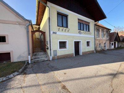 SCHNÄPPCHEN! Gepflegtes Einfamilienhaus mit 3 Zimmern, und großem Innenhof zu verkaufen!