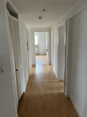 Freundliche 4,5-Zimmer-Wohnung mit Einbauküche in Hünfeld