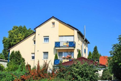 Sehr schöne Maisonettewohnung, 122 qm, 6 Zi, Kü, Bad, Balkon, Keller, StPl. & Garage