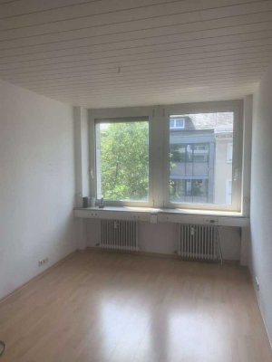 WG ZIMMER ZU VERMIETEN