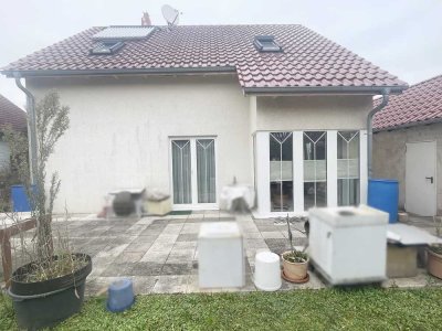 Steinweiler: Einfamilienhaus mit Garage und Garten in Südauasrichtung