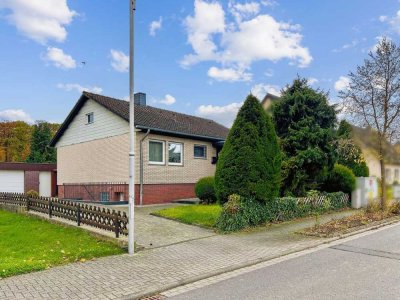 Gepflegter Bungalow mit großem sonnigen Garten in Grafschaft-Vettelhoven