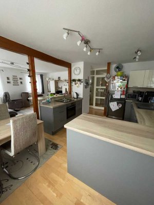 Ruhige 3,5 Zi Wohnung in Regglisweiler