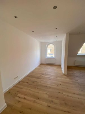 kernsanierte 4 Zimmer Dachgeschoss Wohnung in der Südstadt