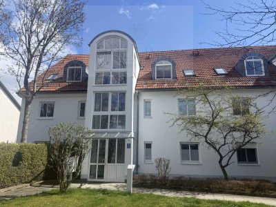 Stilvolle Galerie-Dachgeschosswohnung mit Loft-Charakter & Balkon in Bogenhausen