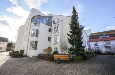 Helle 3-Zimmer-DG-Wohnung im „Betreuten Wohnen“ in Roth