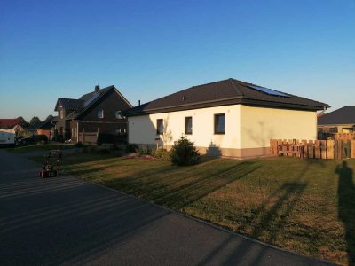 Provisionsfrei !!! Freistehender Eckbungalow mit Doppelcarpot inkl. Abstellraum
