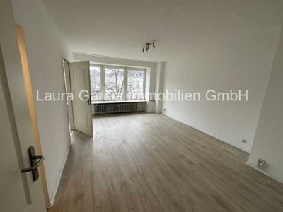 Aachen-Oppenhoffallee! Eine 2 Zimmer-Wohnung mit Aufzug, Einbauküche, Diele, Bad, Keller und Gartenm