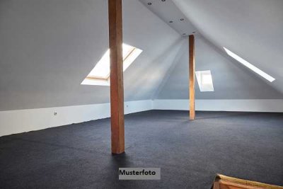 Sondereigentum im DG (5 Zimmer)