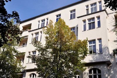 Zeitlose Klasse: Großzügiger 3-Zimmer-Altbau-Traum nahe dem Kurfürstendamm.
