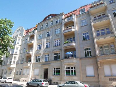 Hochwertige Maisonettewohnung mit zwei Balkonen mit freien Blick am Großen Garten !