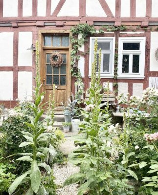 Denkmalgeschütztes Anwesen in Nüsttal: Leben im Einklang mit der Natur