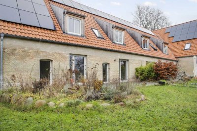 Zur Miete: Familienidyll in ländlicher Lage – Reihenendhaus mit Garten, Terrasse und jeder Menge Pla