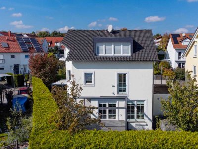 Ein stilles Luxus-Traumzuhause im Grünen