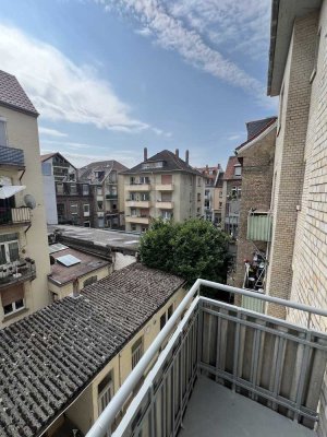 *Sanierte 2 ZKB Wohnung mit 2 Balkonen in toller Lage*