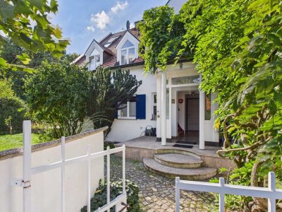 Exklusives Haus-im-Haus-Konzept in Utting mit Einliegerwohnung und Weitblick