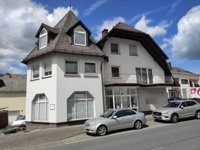 Gehobene Maisonette Wohnung mit hochwertiger EBK in TOP Lage