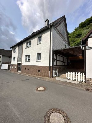 * Bodenfelde- Wahmbeck * großzügiges Einfamilienhaus * Wohnfläche ca. 285 m² * GS ca. 1998 m² *
