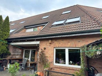 LOBBERICH - Reihenhaus mit eigener Tiefgarage und Garten