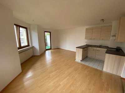 Schicke, helle 2-Zimmerwohnung m. EBK und Balkon in ruhiger Lage an EINZELPERSON